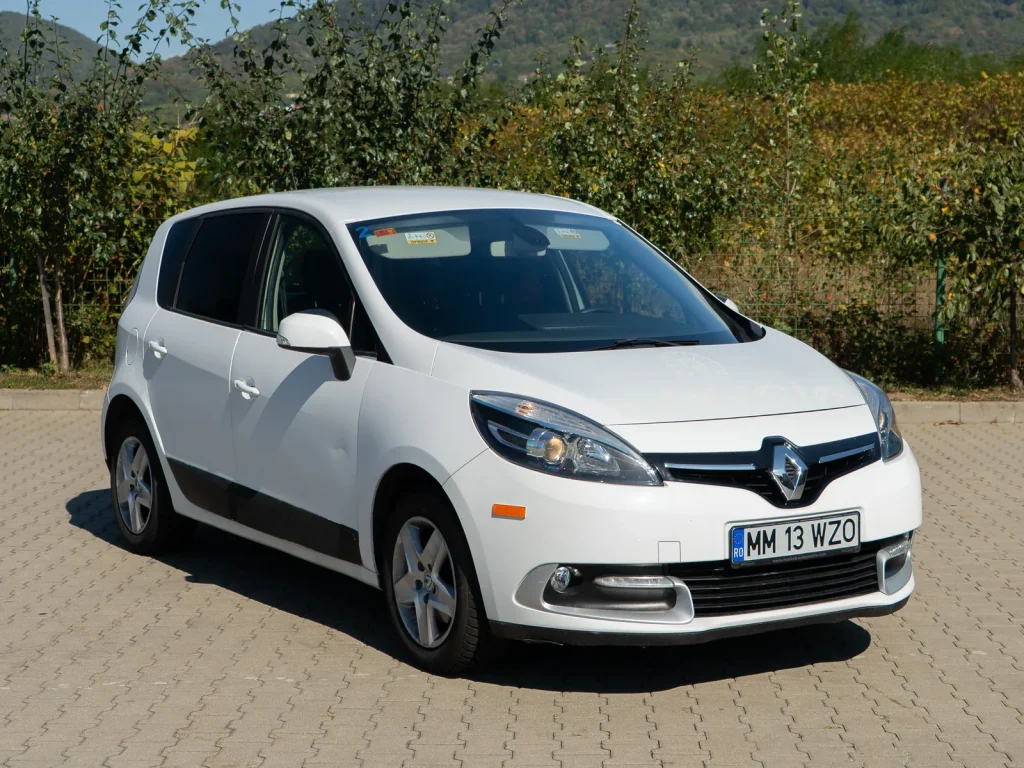 Închiriere Renault Scenic în Baia Mare